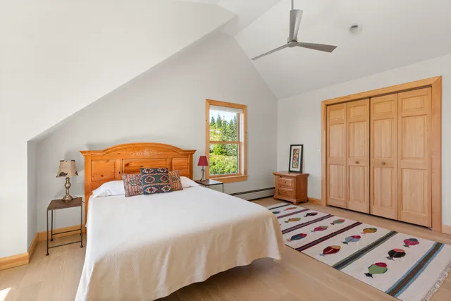 $1,775,000 | 86 City Point Road, Vinalhaven, ME 04863