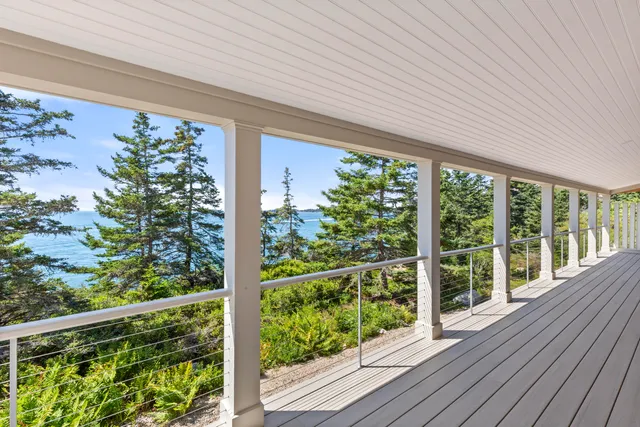 $1,775,000 | 86 City Point Road, Vinalhaven, ME 04863