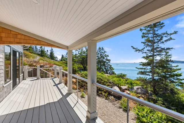 $1,775,000 | 86 City Point Road, Vinalhaven, ME 04863