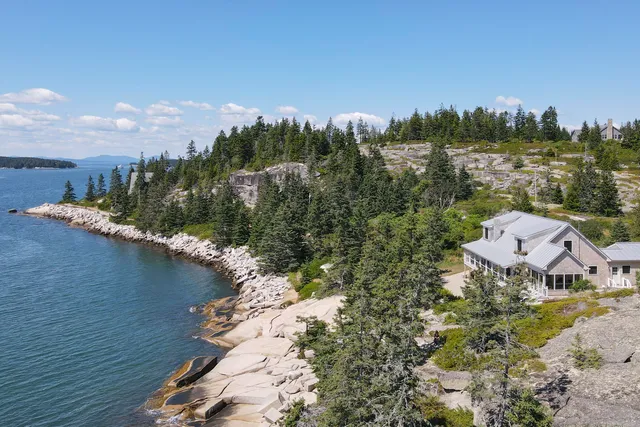 $1,775,000 | 86 City Point Road, Vinalhaven, ME 04863
