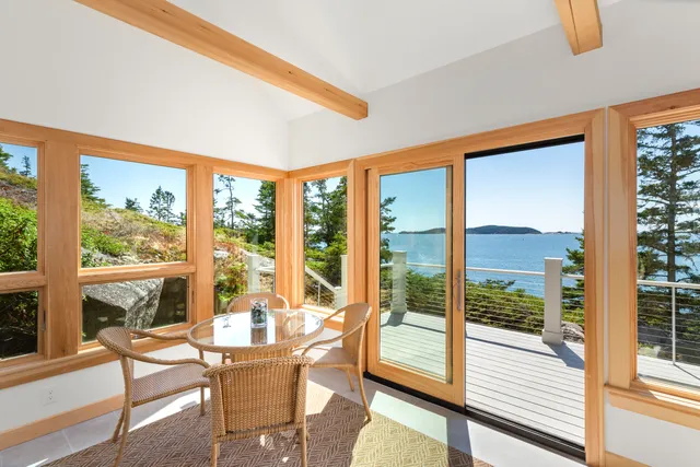 $1,775,000 | 86 City Point Road, Vinalhaven, ME 04863