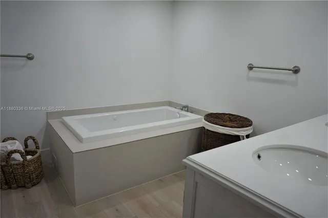 $5,300 | 210 Seaview Drive, Unit 408, Key Biscayne, FL 33149