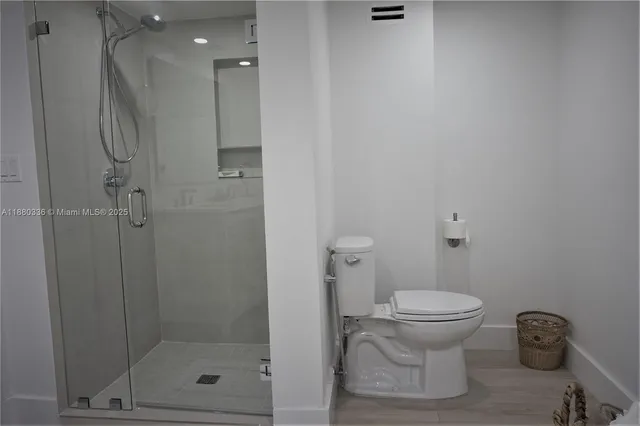 $5,300 | 210 Seaview Drive, Unit 408, Key Biscayne, FL 33149