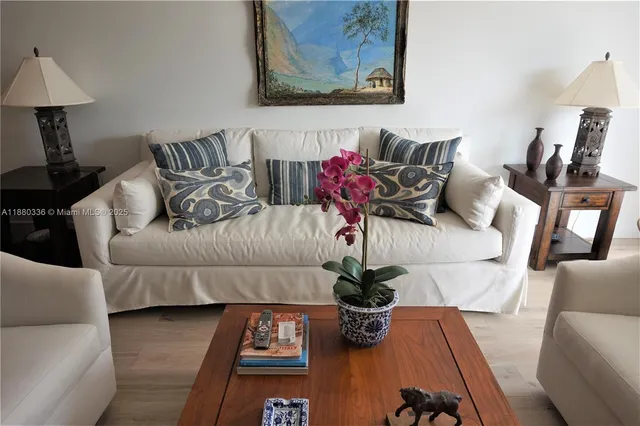 $5,300 | 210 Seaview Drive, Unit 408, Key Biscayne, FL 33149