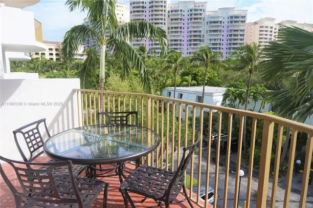 $5,300 | 210 Seaview Drive, Unit 408, Key Biscayne, FL 33149