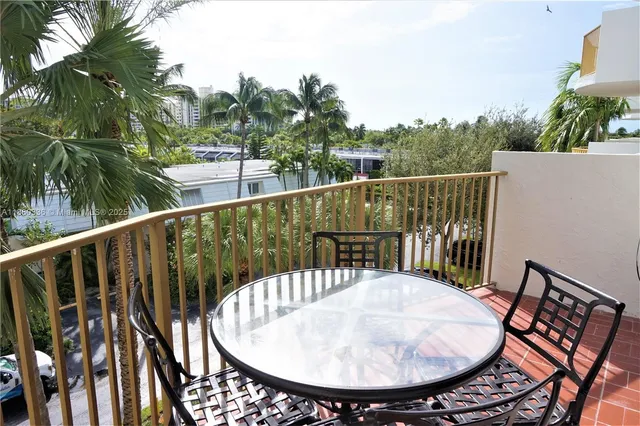 $5,300 | 210 Seaview Drive, Unit 408, Key Biscayne, FL 33149