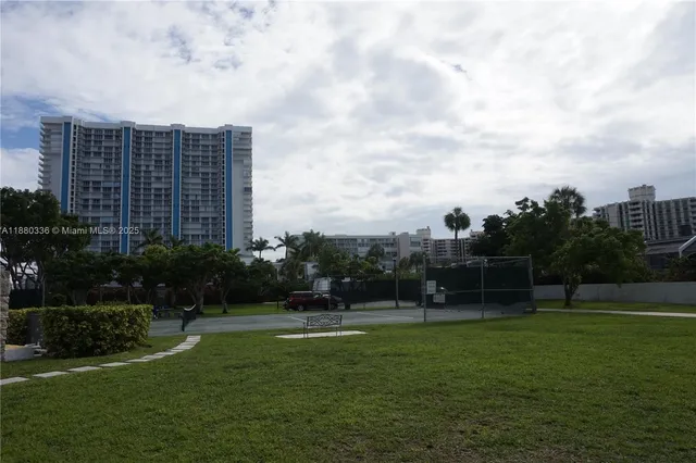 $5,300 | 210 Seaview Drive, Unit 408, Key Biscayne, FL 33149