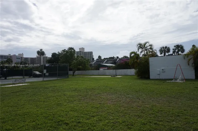 $5,300 | 210 Seaview Drive, Unit 408, Key Biscayne, FL 33149