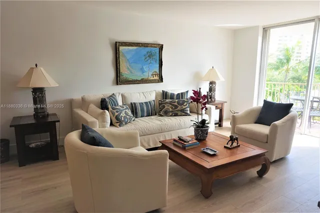 $5,300 | 210 Seaview Drive, Unit 408, Key Biscayne, FL 33149