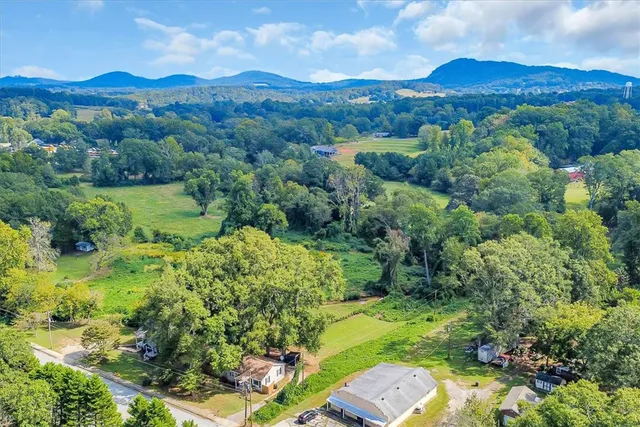 $187,000 | 508 Pumpkintown Highway, Pickens, SC 29671