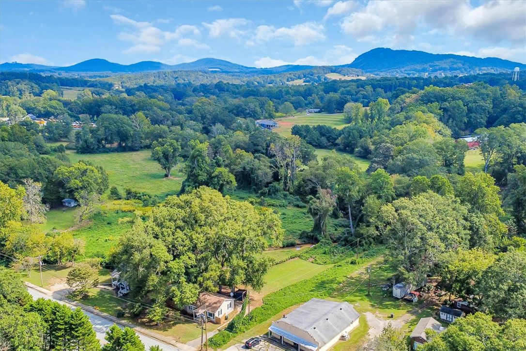 508 Pumpkintown Highway Pickens, SC 29671 - Photo 32 of 36