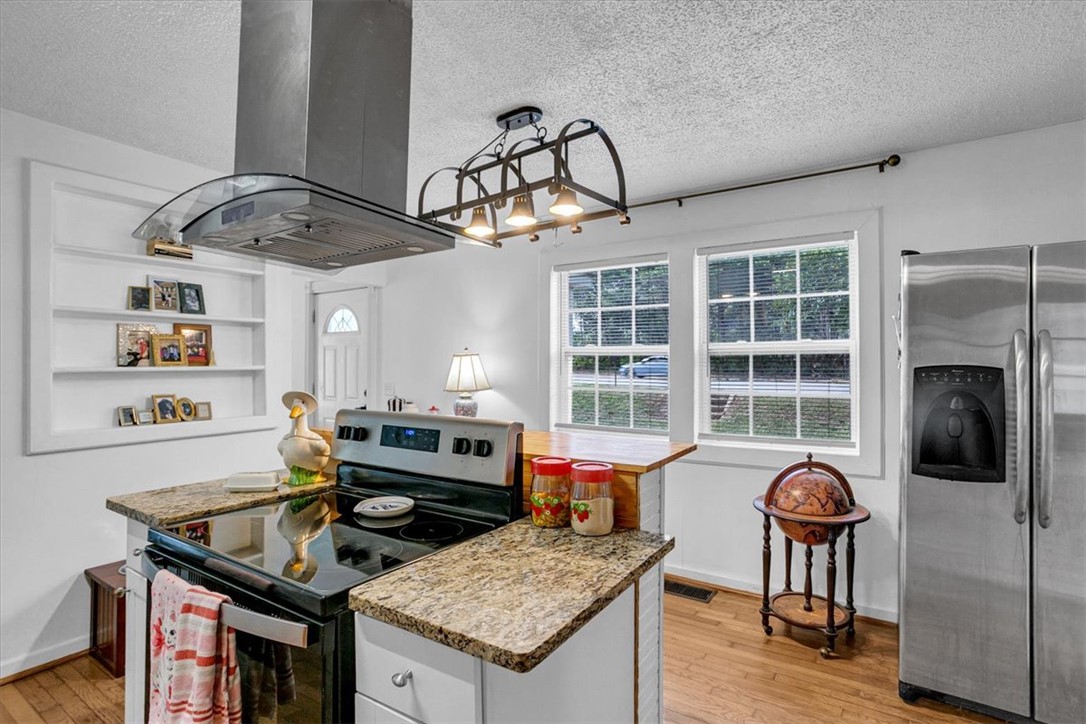 508 Pumpkintown Highway Pickens, SC 29671 - Photo 8 of 36