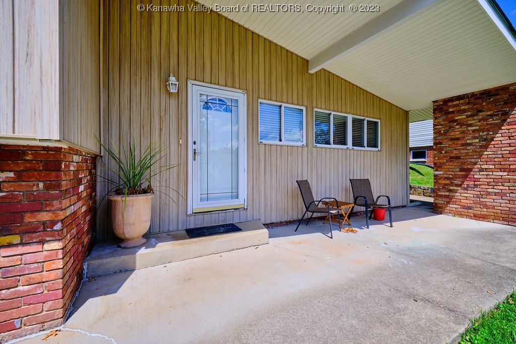 2015 Huber Road Charleston, WV 25314 - Photo 4 of 33 Gallery Image 4