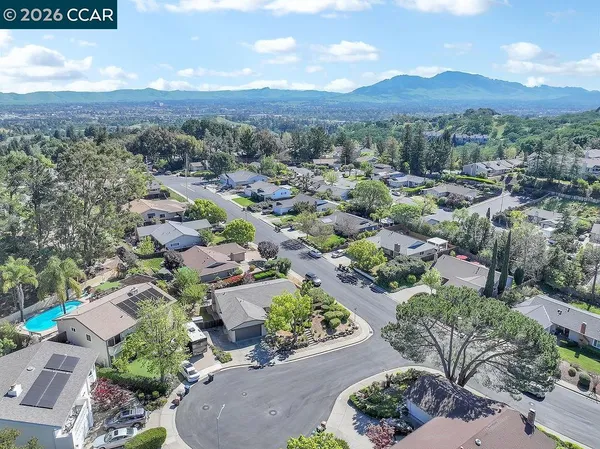 $950,000 | 6 Windhaven Court, Pleasant Hill, CA 94523