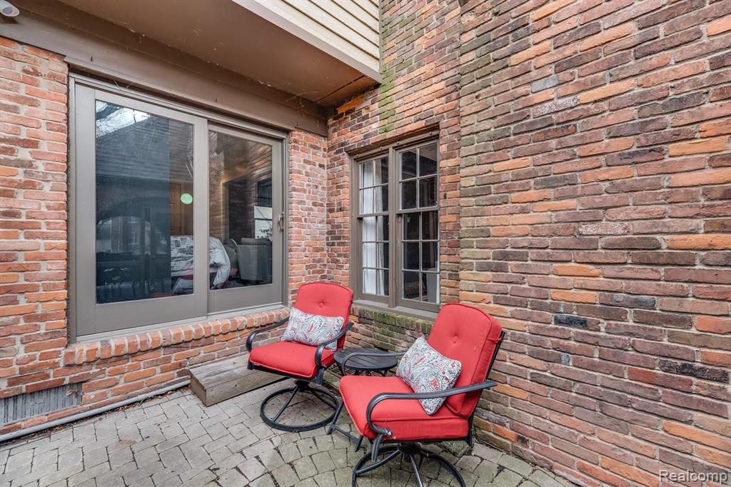 518 Barrington Road Grosse Pointe, MI 48230 - Photo 25 of 64