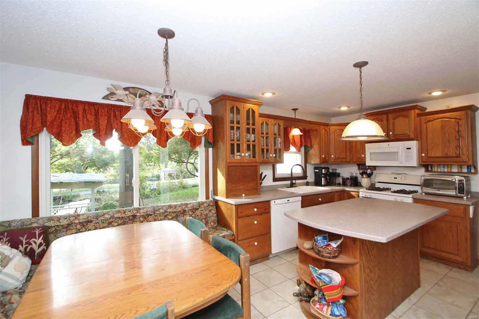 11364 Niggli Road Alhambra, IL 62001 - Photo 19 of 84