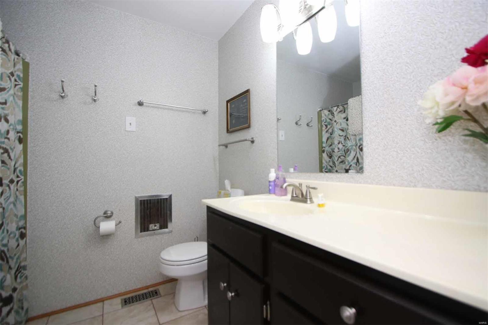 11364 Niggli Road Alhambra, IL 62001 - Photo 36 of 84