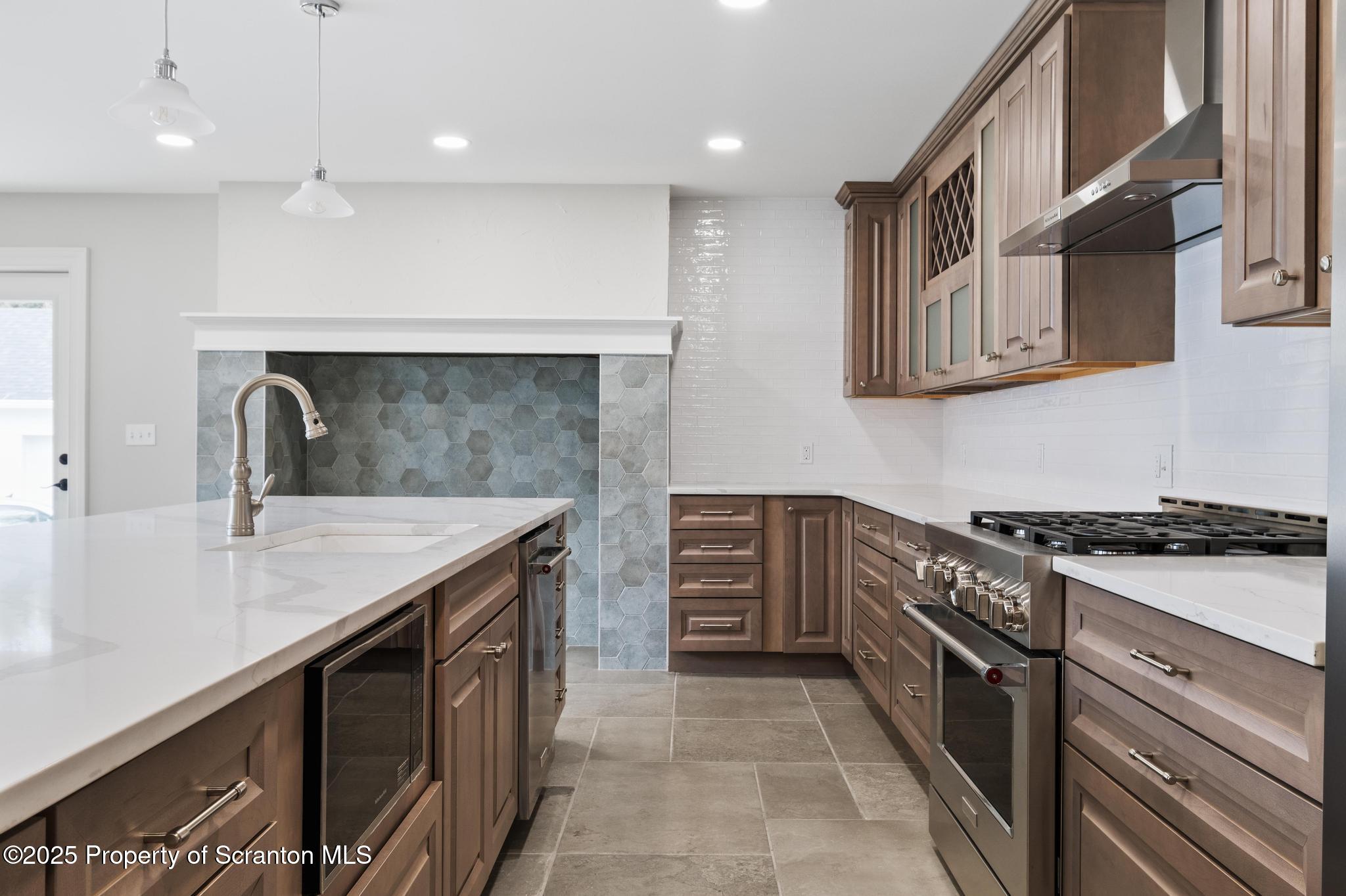 1732 Capouse Avenue Scranton, PA 18509 - Photo 17 of 55 DSC_6480