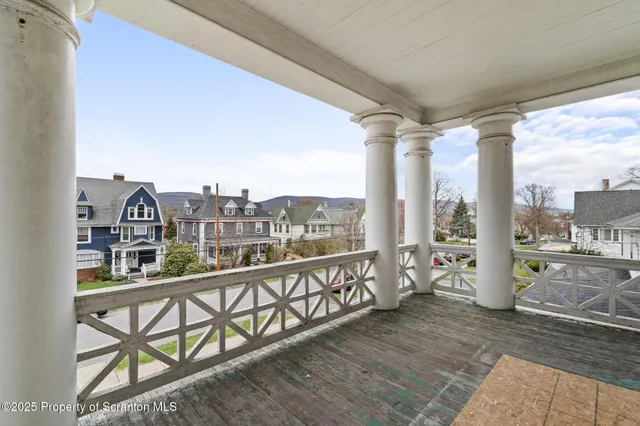 $889,000 | 1732 Capouse Avenue, Scranton, PA 18509