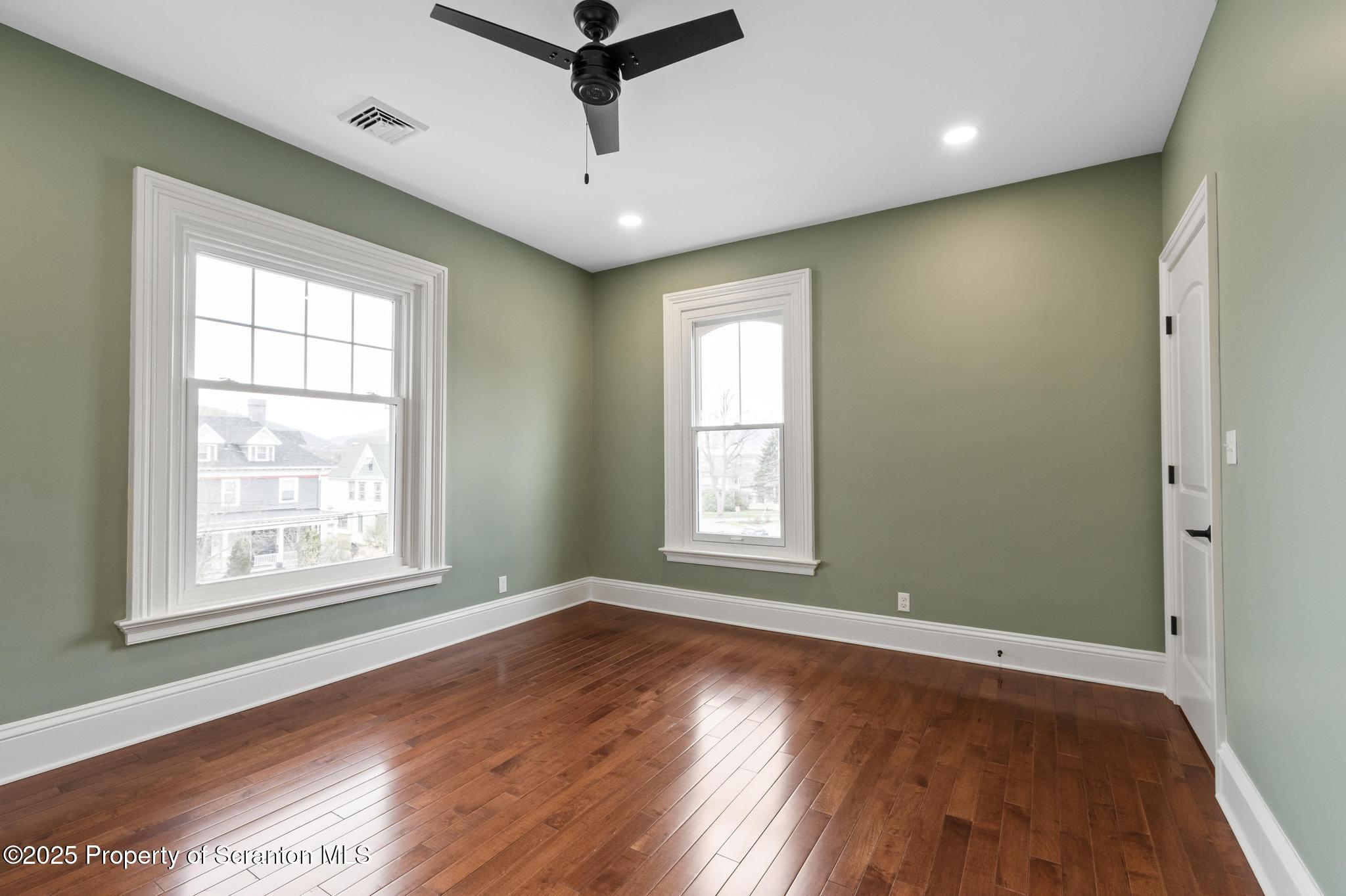 1732 Capouse Avenue Scranton, PA 18509 - Photo 36 of 55 DSC_6370