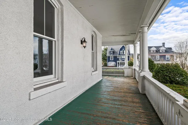 $889,000 | 1732 Capouse Avenue, Scranton, PA 18509