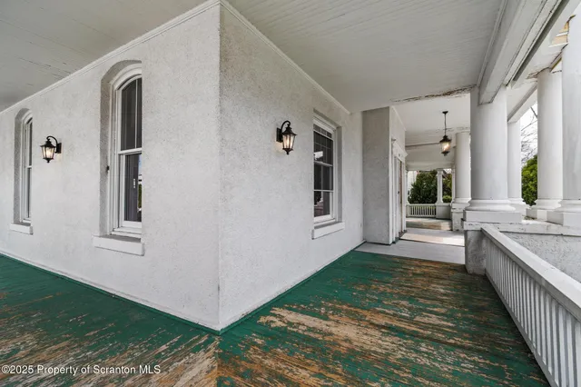 $889,000 | 1732 Capouse Avenue, Scranton, PA 18509