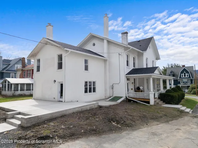 $889,000 | 1732 Capouse Avenue, Scranton, PA 18509