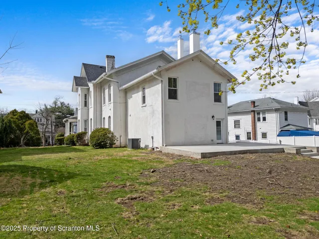 $889,000 | 1732 Capouse Avenue, Scranton, PA 18509