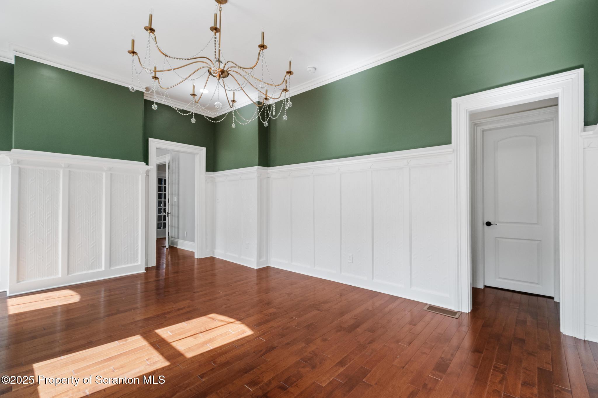 1732 Capouse Avenue Scranton, PA 18509 - Photo 10 of 55 DSC_6465