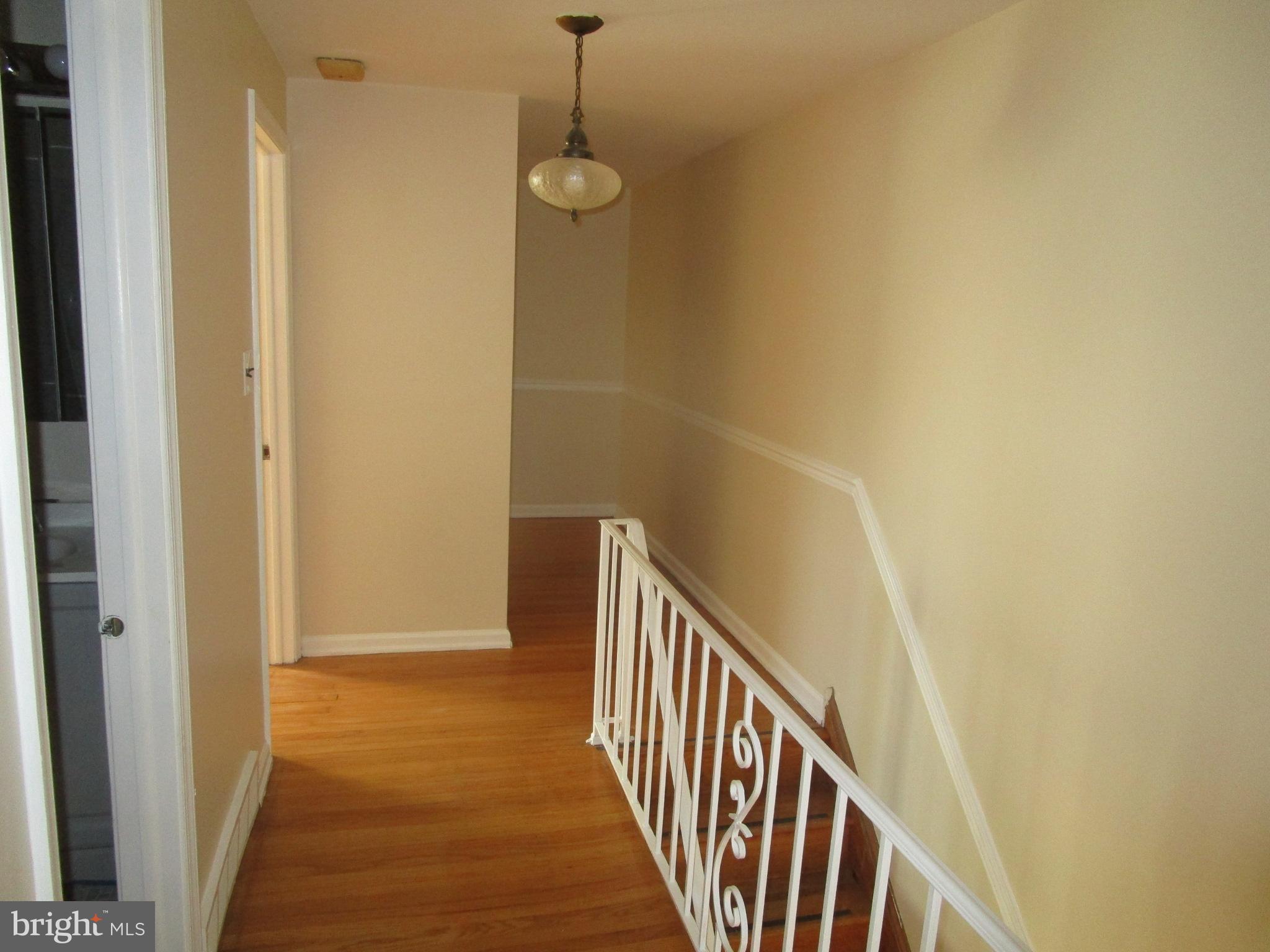 135 Drexel Avenue Lansdowne, PA 19050 - Photo 12 of 18 Second floor hallway