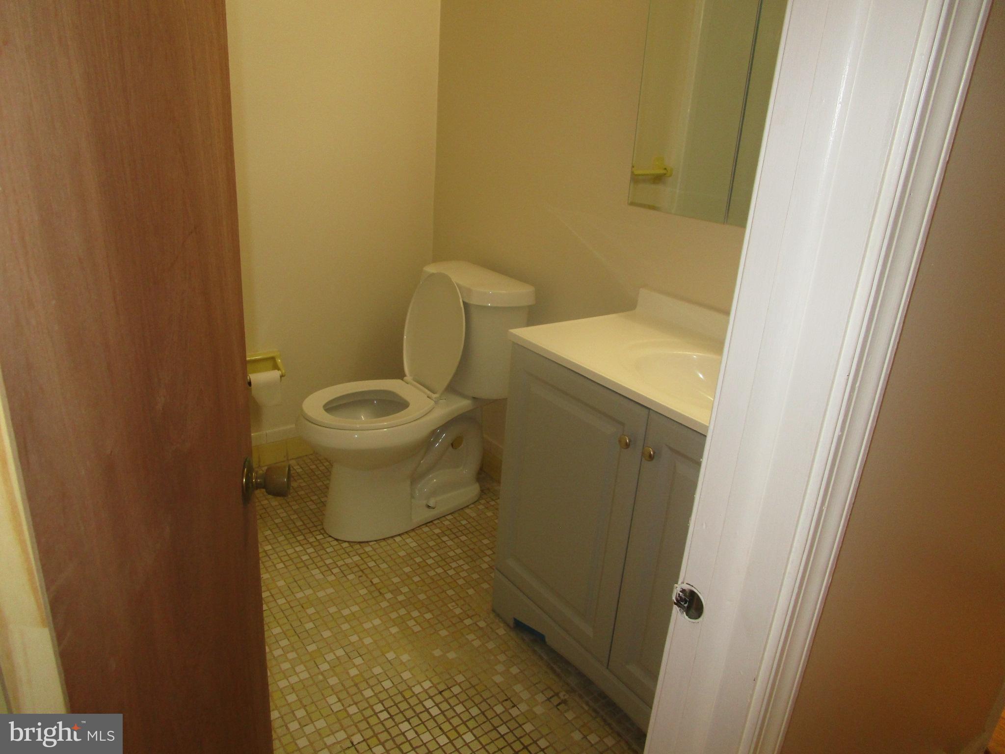 135 Drexel Avenue Lansdowne, PA 19050 - Photo 15 of 18 Hallway Bath