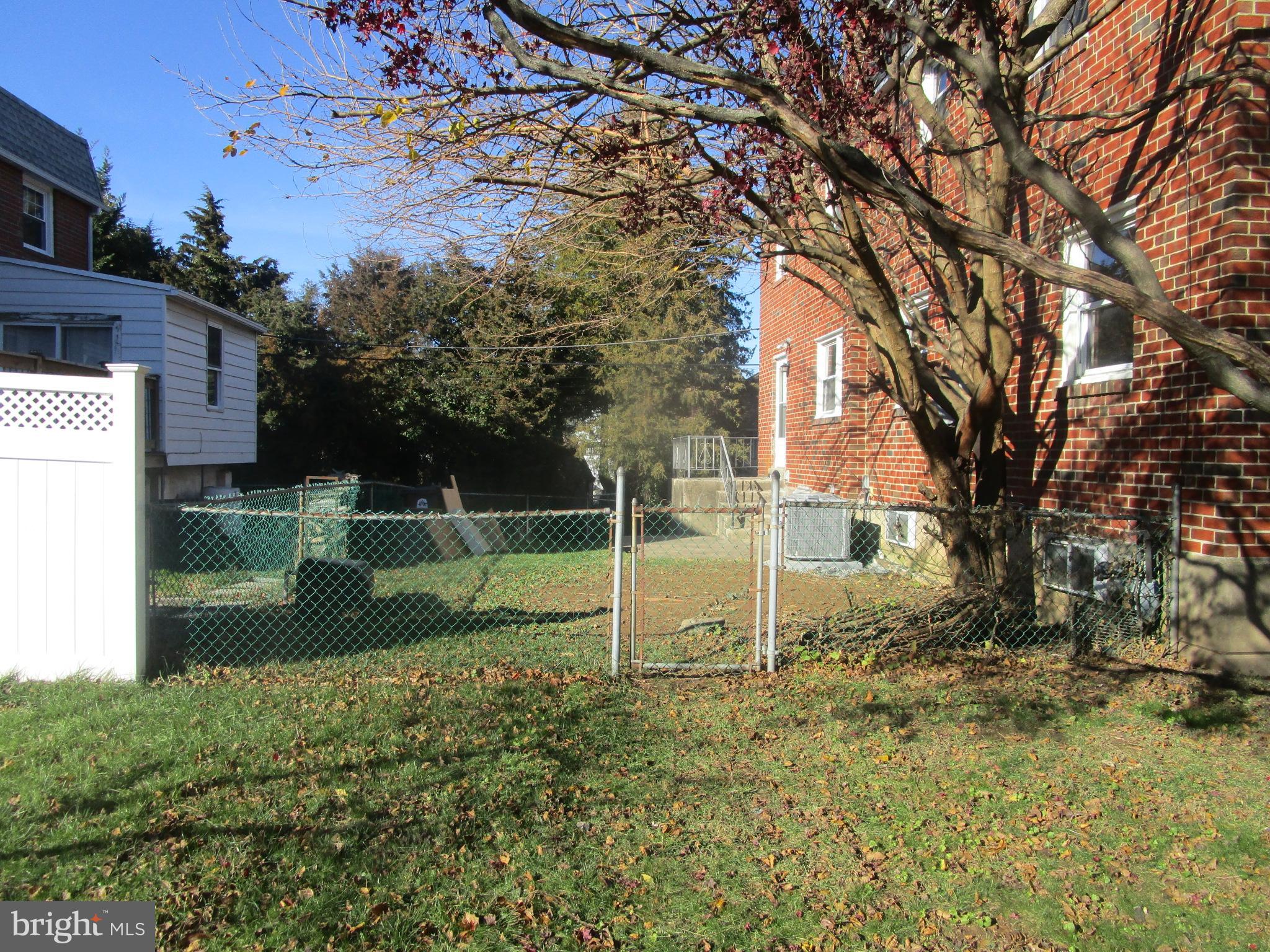 135 Drexel Avenue Lansdowne, PA 19050 - Photo 3 of 18 Side Yard