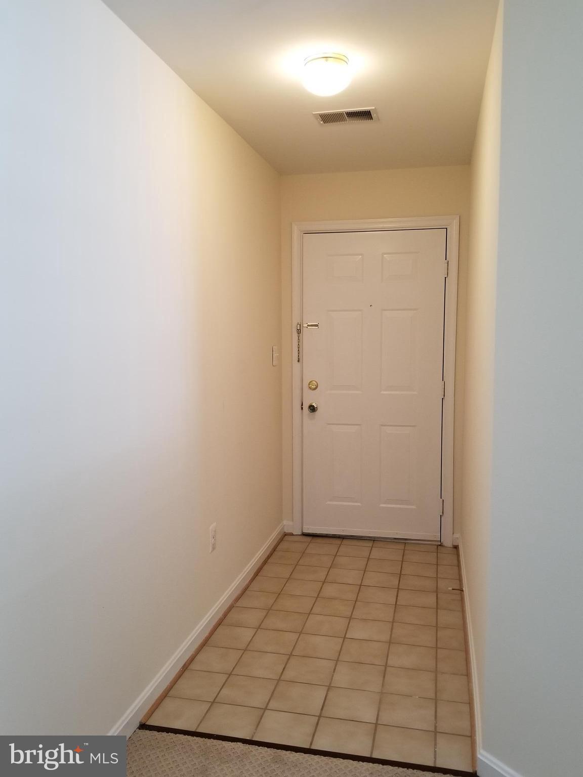 511 Constellation Square Southeast, Unit L Leesburg, VA 20175 - Photo 2 of 18 Interior (General)