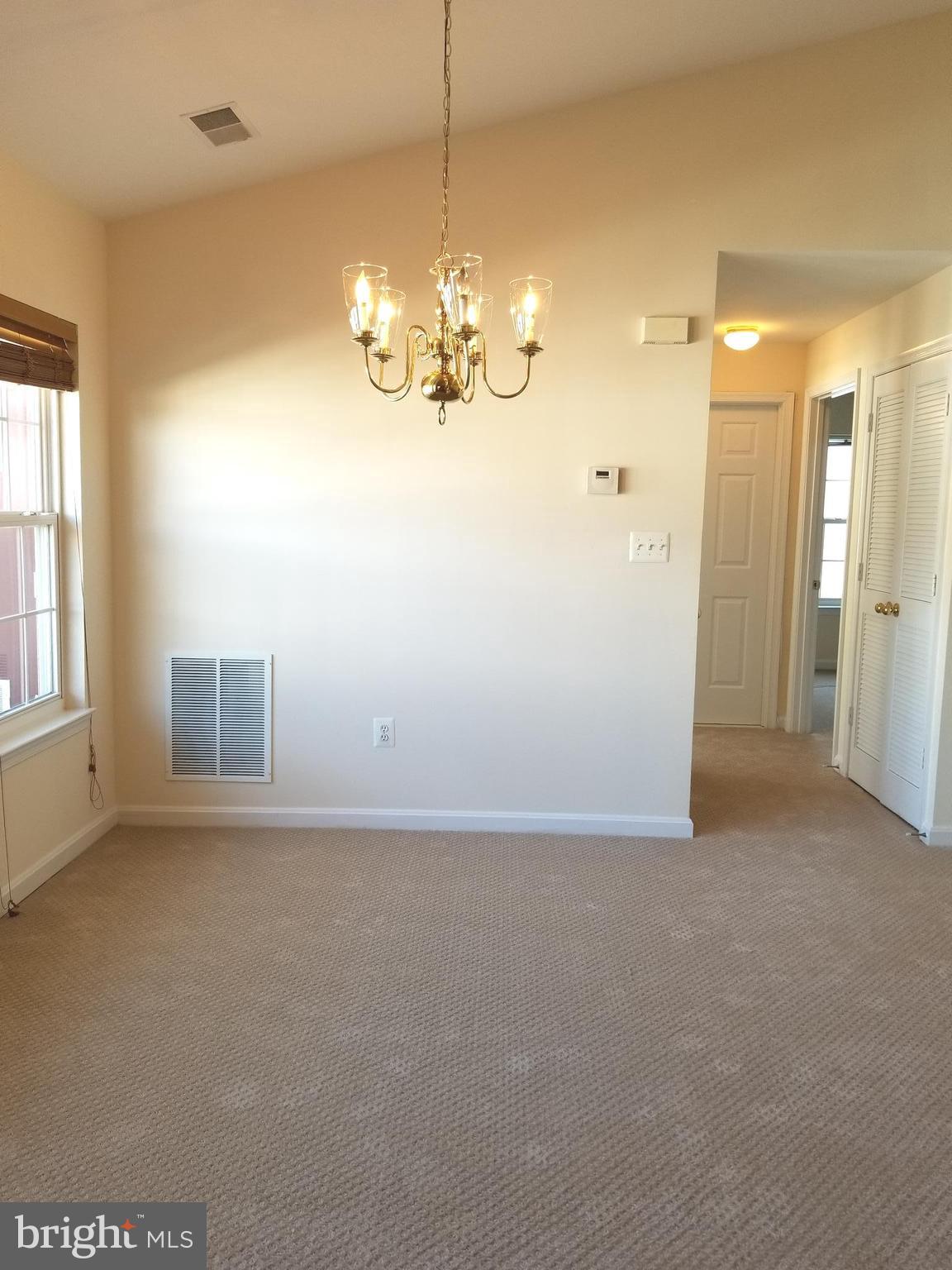 511 Constellation Square Southeast, Unit L Leesburg, VA 20175 - Photo 6 of 18 Dining Room