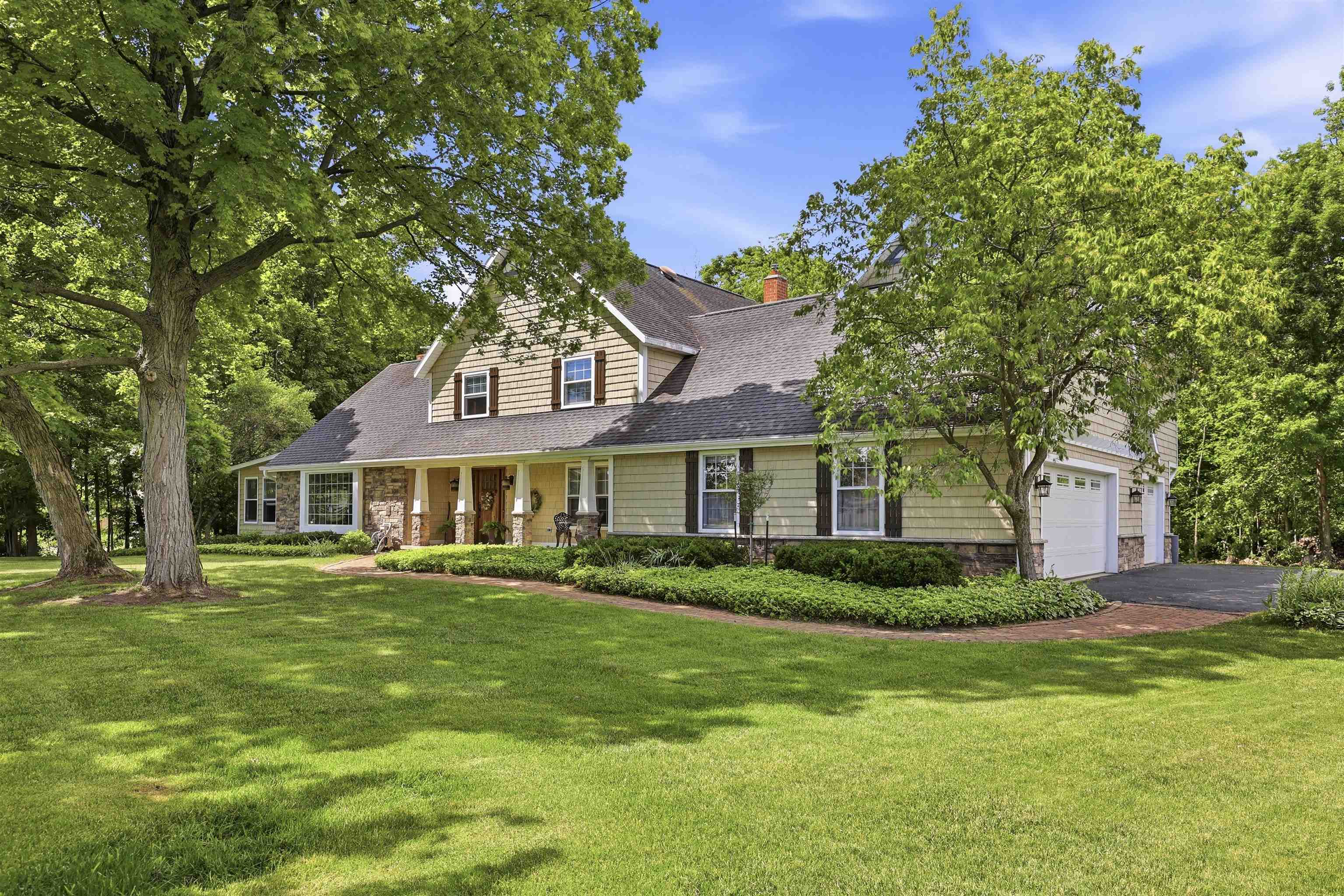 W2530 Brookhaven Drive Appleton, WI 54915 - Photo 1 of 65
