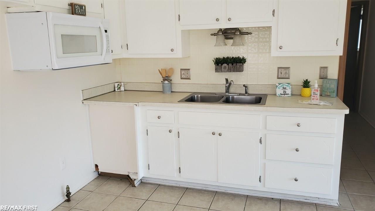45950 Edgewater Street Chesterfield, MI 48047 - Photo 8 of 44