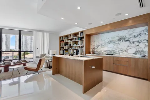 $1,875,000 | 3250 Northeast 188th Street, Unit 608, Aventura, FL 33180