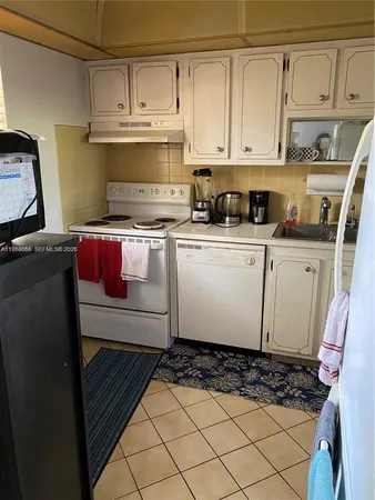 $1,390 | 1035 Country Club Drive, Unit 104, Margate, FL 33063