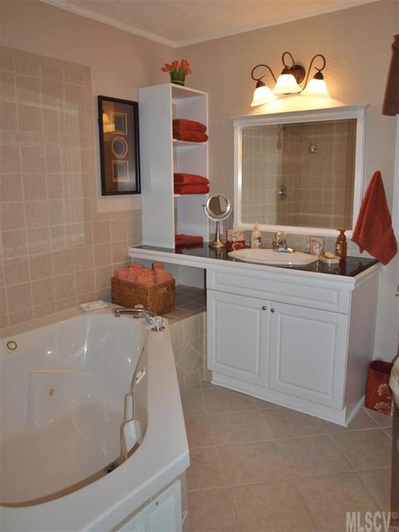 5673 Huffman Farm Road Hickory, NC 28602 - Photo 5 of 25 Gallery Image 5