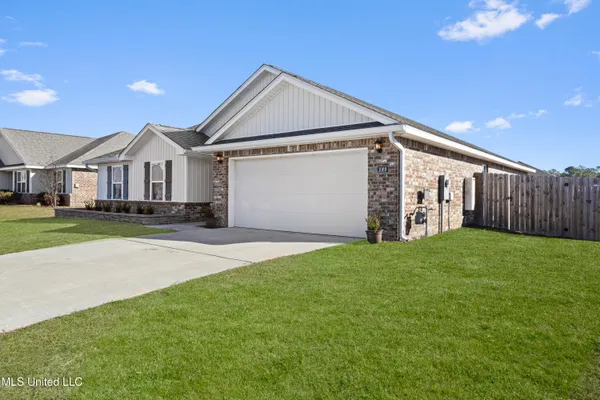$314,900 | 1089 Enclave Circle, Long Beach, MS 39560