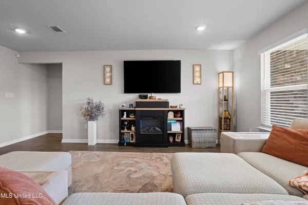 $314,900 | 1089 Enclave Circle, Long Beach, MS 39560