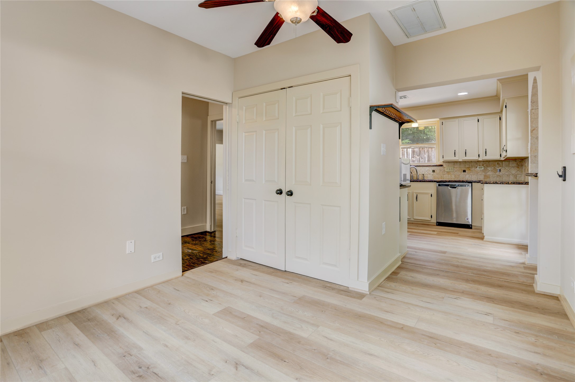 610 Columbia Street Houston, TX 77007 - Photo 20 of 24 Kitchen and bath flooring recently replaced with SPC (Stone Plastic Composite).