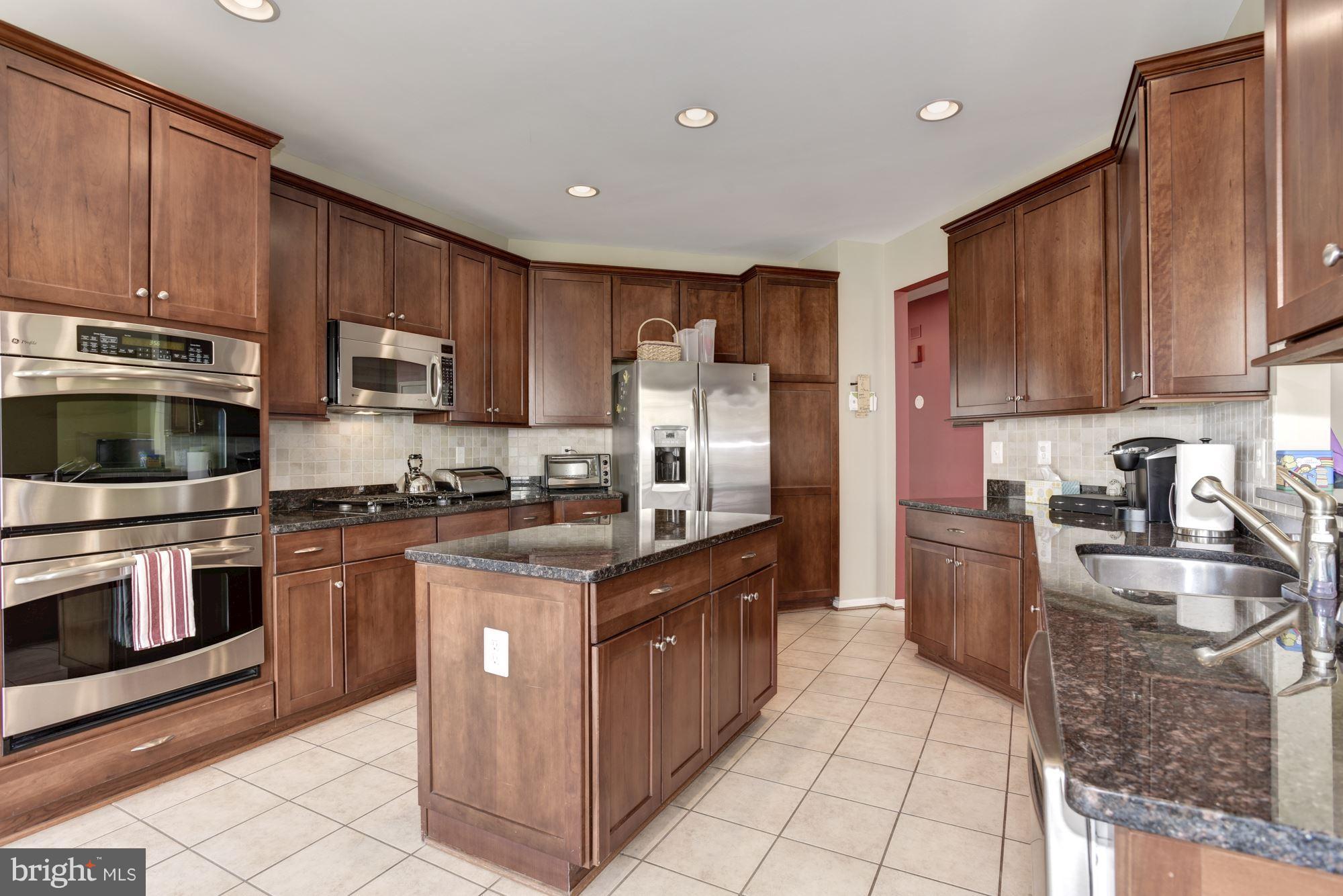 2043 Myrtlewood Road Baltimore, MD 21209 - Photo 8 of 29 Kitchen