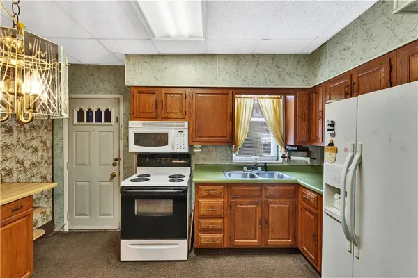 $75,000 | 733 North Warren Avenue, Apollo, PA 15613