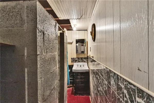 $75,000 | 733 North Warren Avenue, Apollo, PA 15613