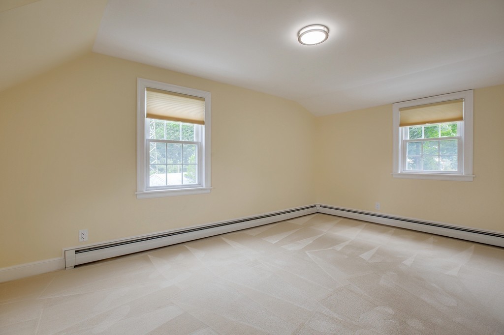 10 Foster Road Bedford, MA 01730 - Photo 13 of 27