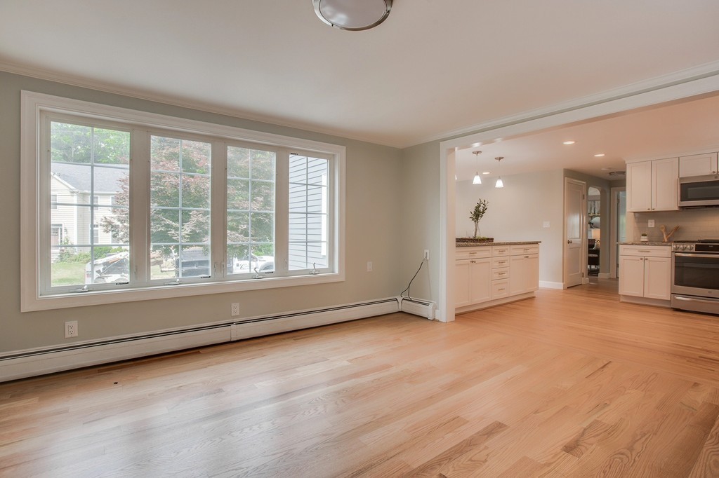 10 Foster Road Bedford, MA 01730 - Photo 7 of 27