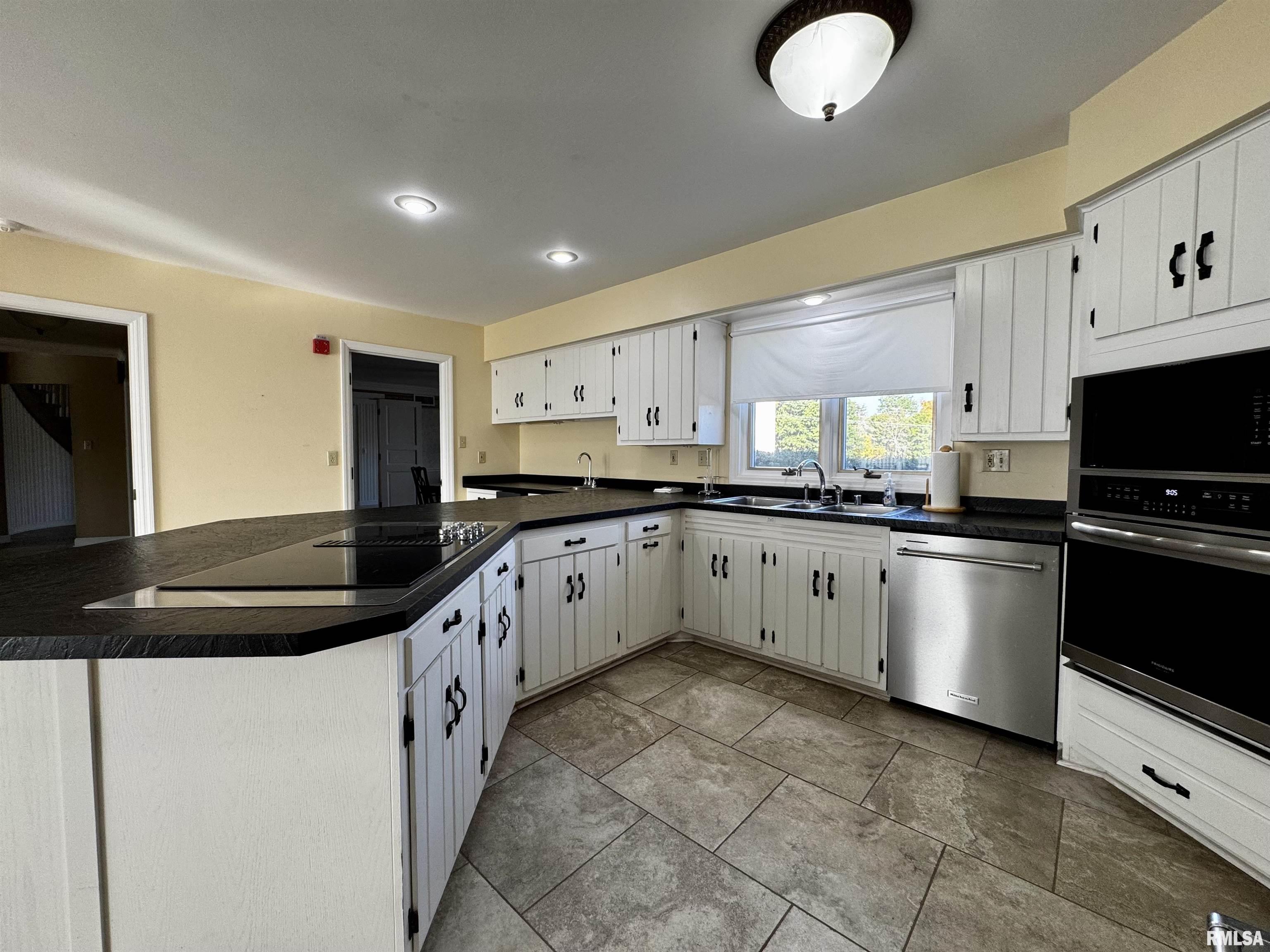 2001 Wigwam Hollow Road Macomb, IL 61455 - Photo 15 of 48