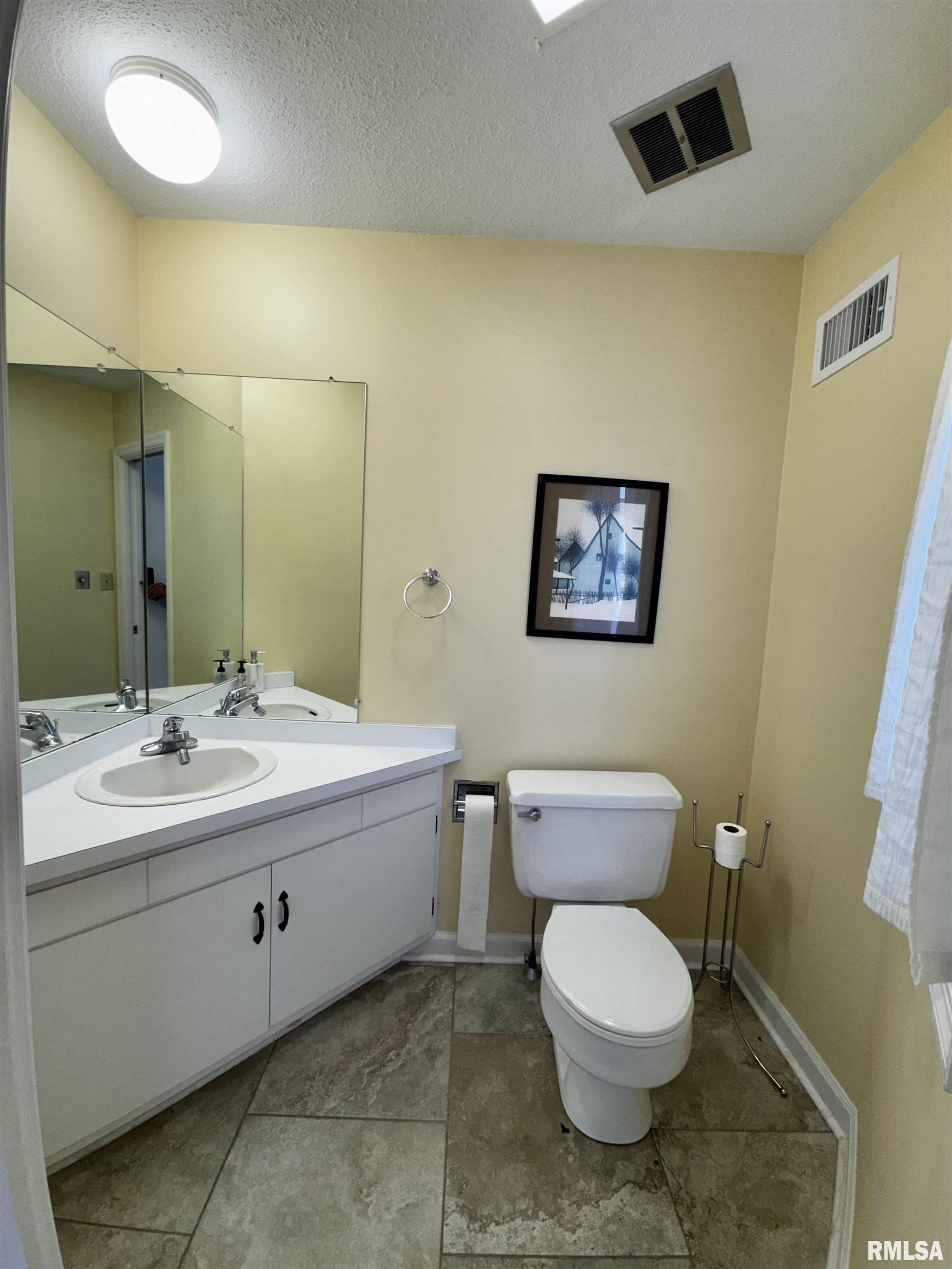 2001 Wigwam Hollow Road Macomb, IL 61455 - Photo 24 of 48