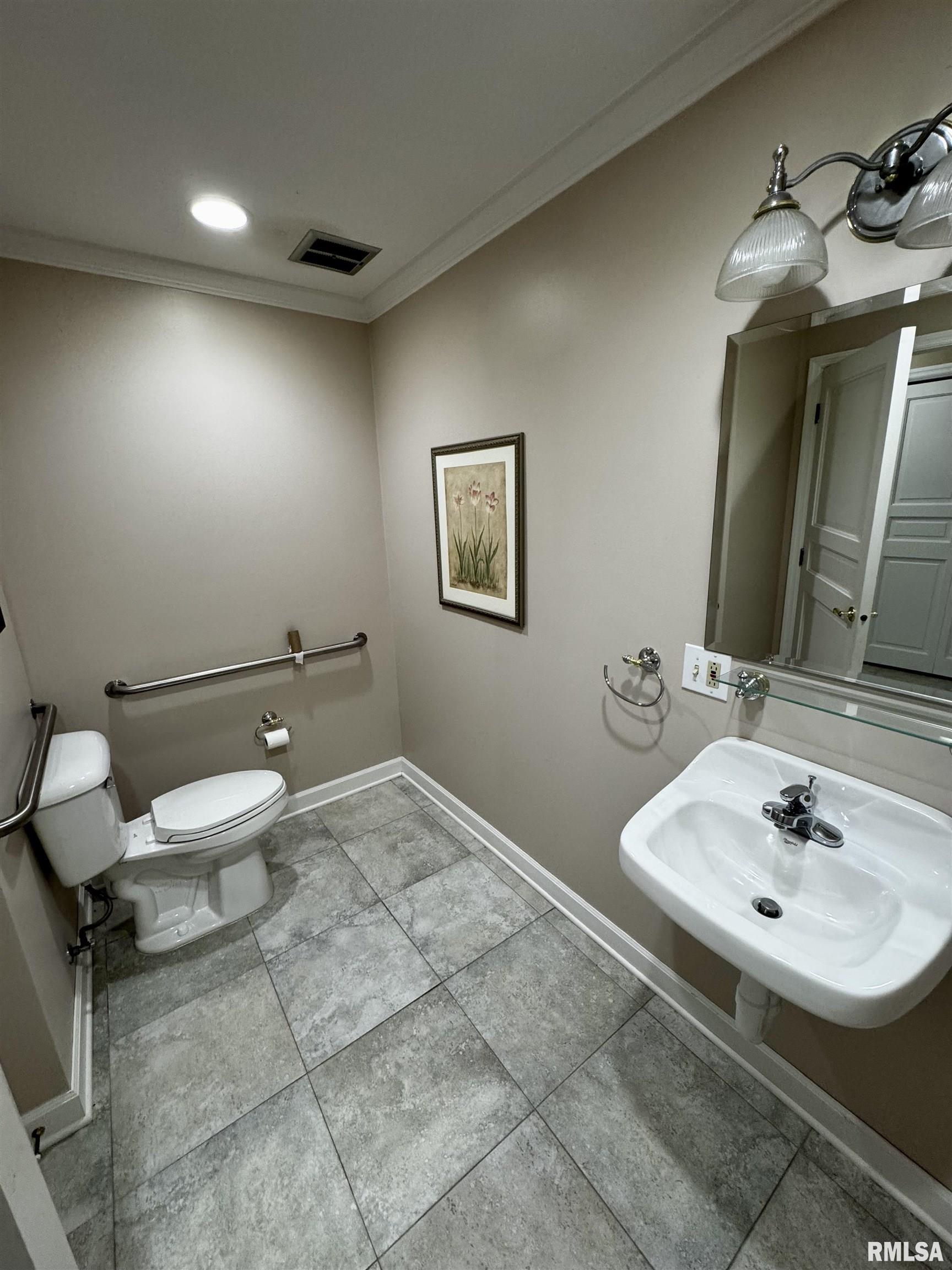 2001 Wigwam Hollow Road Macomb, IL 61455 - Photo 35 of 48